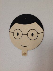 Wieszak dziecięcy Zoyka Design chłopiec w okularach